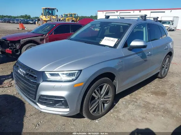 WA1E2AFY5L2067280 2020 AUDI Q5 - Image 2