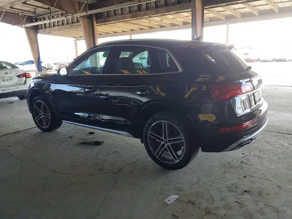 WA1E2AFY5N2078105 2022 AUDI Q5 - Image 2