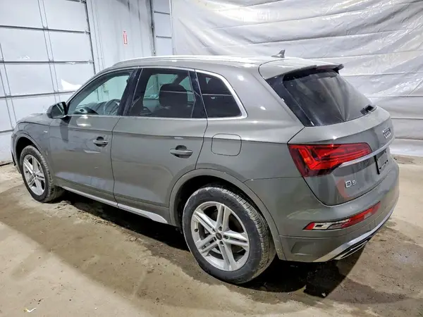 WA1E2AFY5S2010348 2025 AUDI Q5 - Image 2