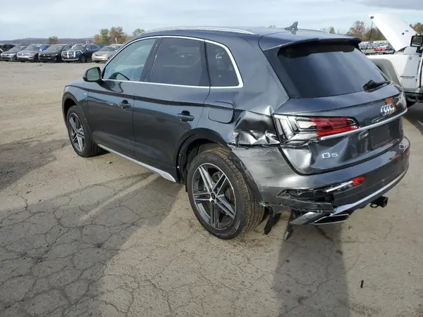 WA1E2AFY5S2066077 2025 AUDI Q5 - Image 2