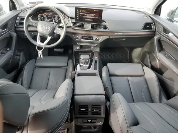 WA1E2AFY5S2066077 2025 AUDI Q5 - Image 8
