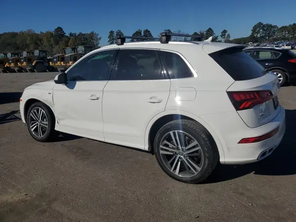 WA1E2AFY6L2046194 2020 AUDI Q5 - Image 2