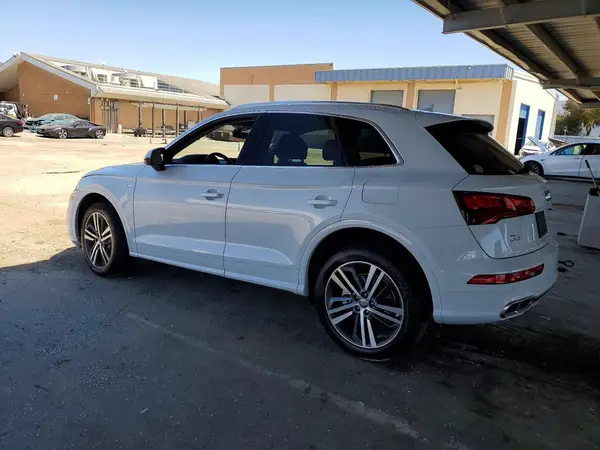 WA1E2AFY6L2058331 2020 AUDI Q5 - Image 2