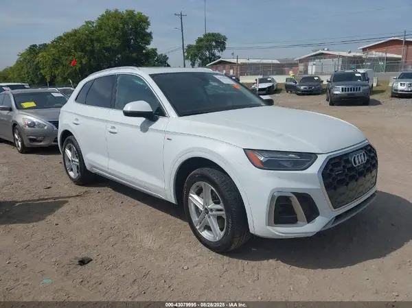 WA1E2AFY6M2049873 2021 AUDI Q5 - Image 1