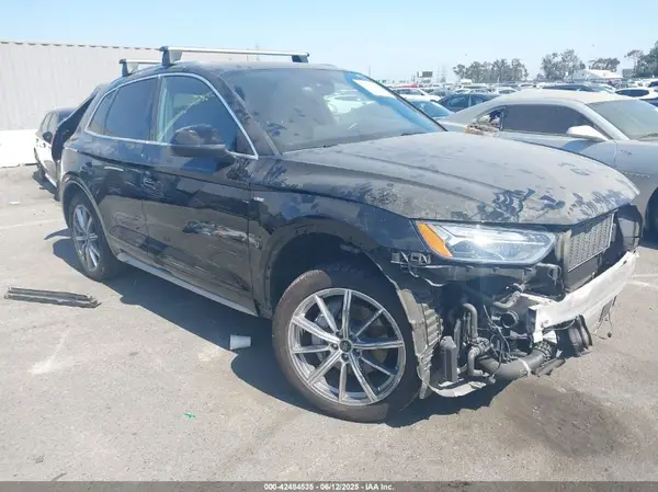 WA1E2AFY6M2060131 2021 AUDI Q5 - Image 1