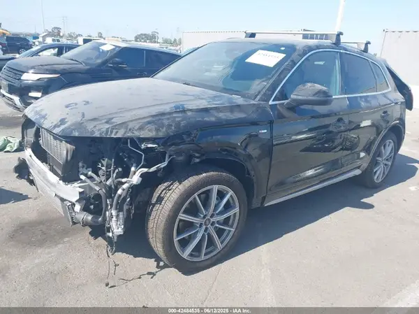 WA1E2AFY6M2060131 2021 AUDI Q5 - Image 2