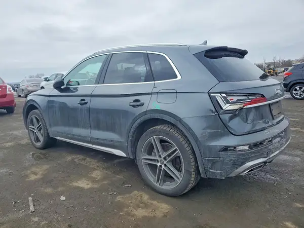 WA1E2AFY6M2137032 2021 AUDI Q5 - Image 2