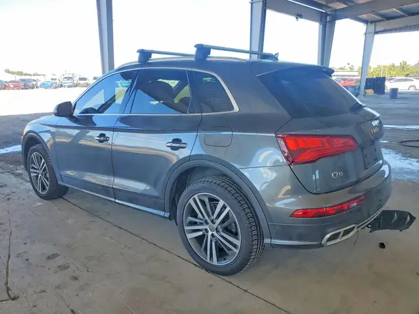WA1E2AFY7L2065045 2020 AUDI Q5 - Image 2