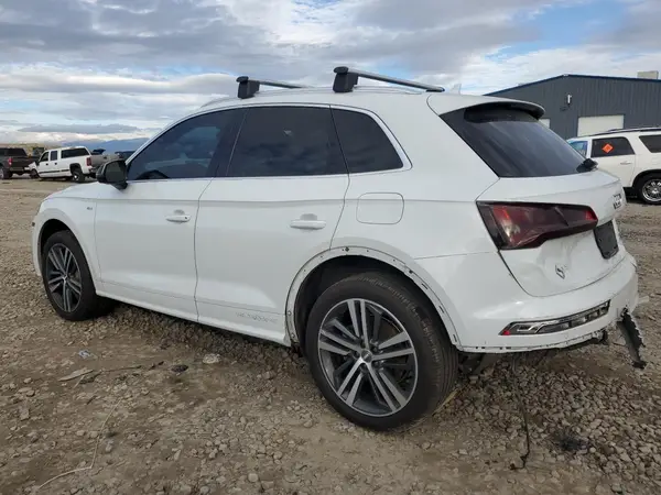 WA1E2AFY7L2074859 2020 AUDI Q5 - Image 2