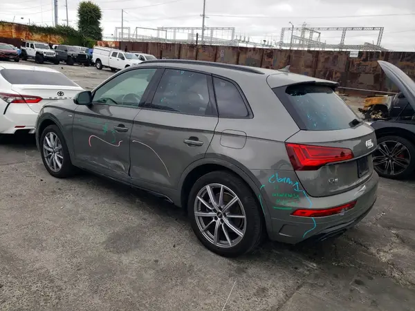 WA1E2AFY9P2022042 2023 AUDI Q5 - Image 2