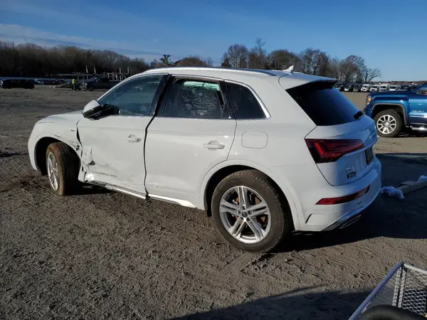 WA1E2AFY9R2050393 2024 AUDI Q5 - Image 2