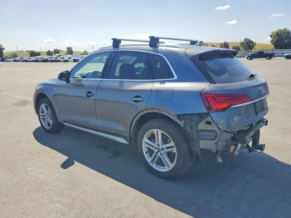 WA1E2AFY9R2070613 2024 AUDI Q5 - Image 2