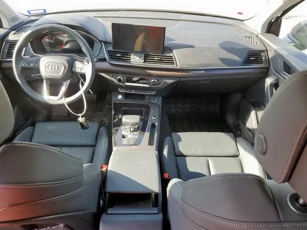 WA1E2AFY9S2014810 2025 AUDI Q5 - Image 8