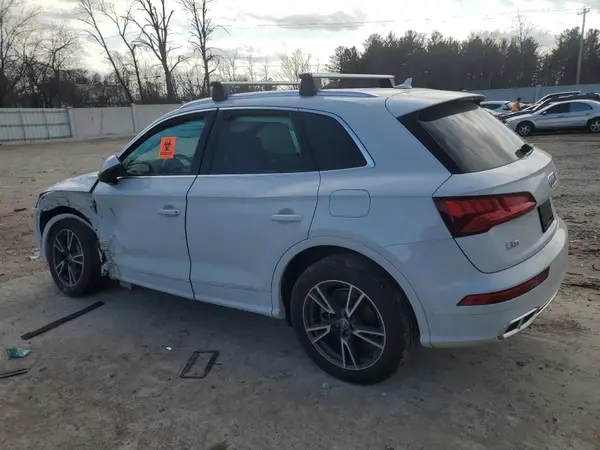 WA1E2AFYXL2056002 2020 AUDI Q5 - Image 2