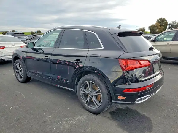 WA1E2AFYXL2087590 2020 AUDI Q5 - Image 2