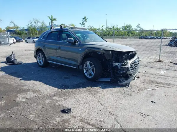 WA1E2AFYXS2011401 2025 AUDI Q5 - Image 1