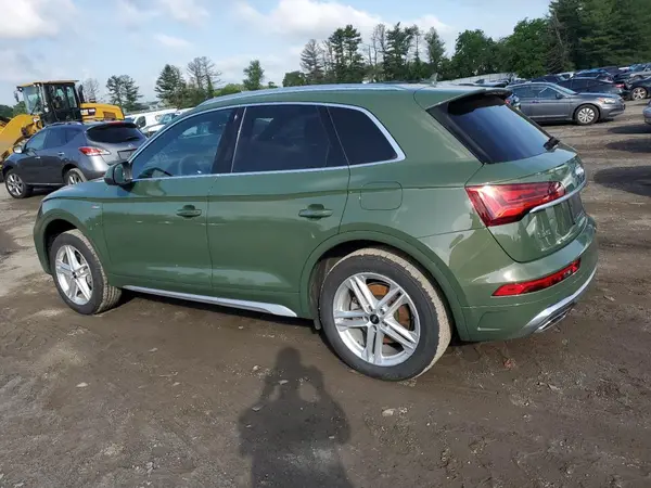 WA1E2BFY8M2111778 2021 AUDI Q5 - Image 2