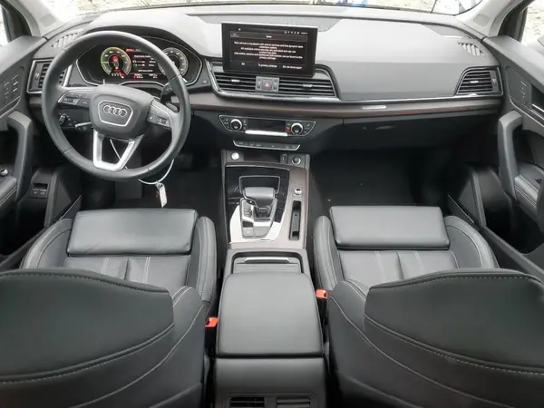 WA1E2BFY9M2083697 2021 AUDI Q5 - Image 8