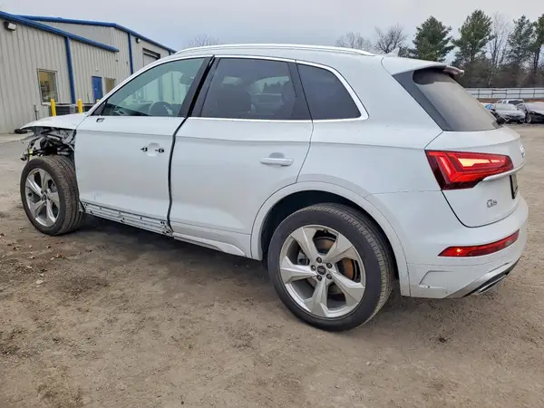 WA1EAAFY0N2049047 2022 AUDI Q5 - Image 2