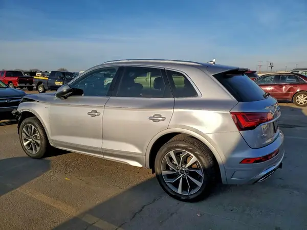 WA1EAAFY0N2074272 2022 AUDI Q5 - Image 2