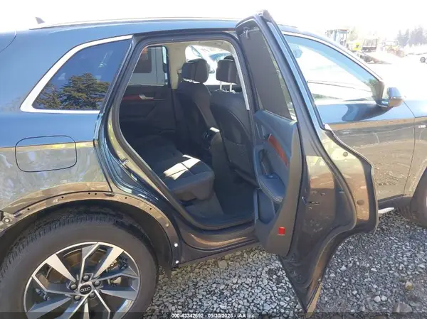 WA1EAAFY0P2004161 2023 AUDI Q5 - Image 8