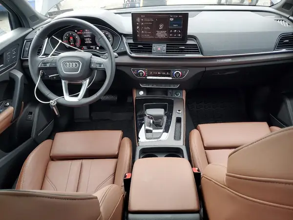 WA1EAAFY0S2018182 2025 AUDI Q5 - Image 8