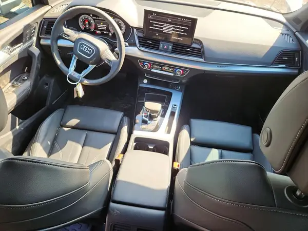 WA1EAAFY0S2032020 2025 AUDI Q5 - Image 8