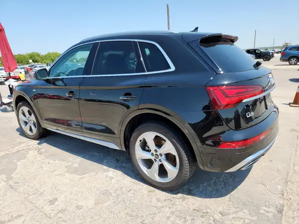 WA1EAAFY1N2045069 2022 AUDI Q5 - Image 2