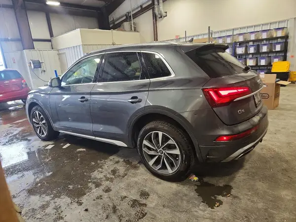 WA1EAAFY1N2113774 2022 AUDI Q5 - Image 2