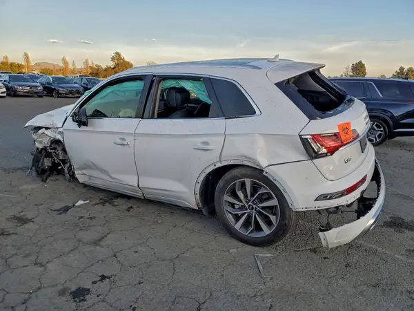 WA1EAAFY1N2134821 2022 AUDI Q5 - Image 2