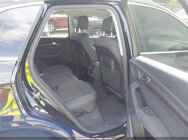 WA1EAAFY1R2037060 2024 AUDI Q5 - Image 8