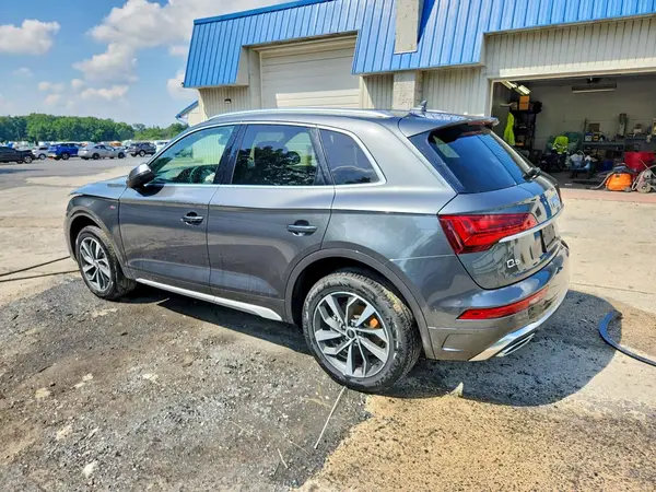 WA1EAAFY1R2081527 2024 AUDI Q5 - Image 2
