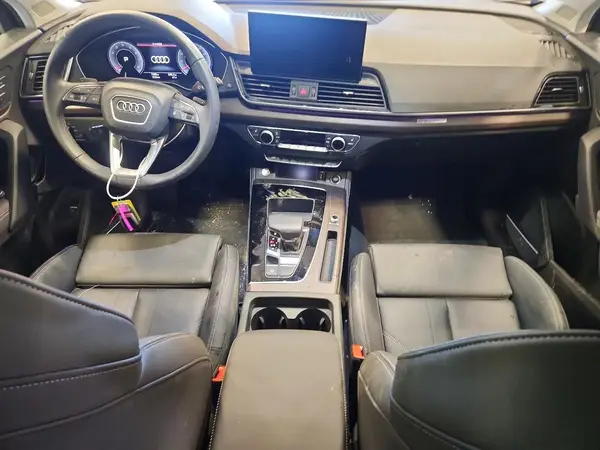 WA1EAAFY1S2012052 2025 AUDI Q5 - Image 8