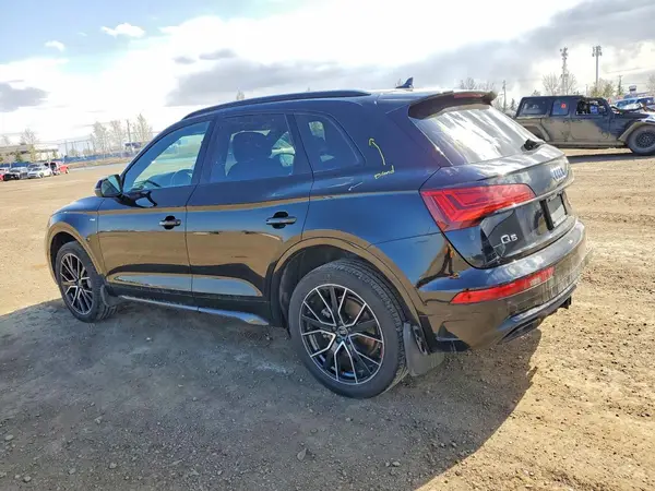 WA1EAAFY2M2063935 2021 AUDI Q5 - Image 2