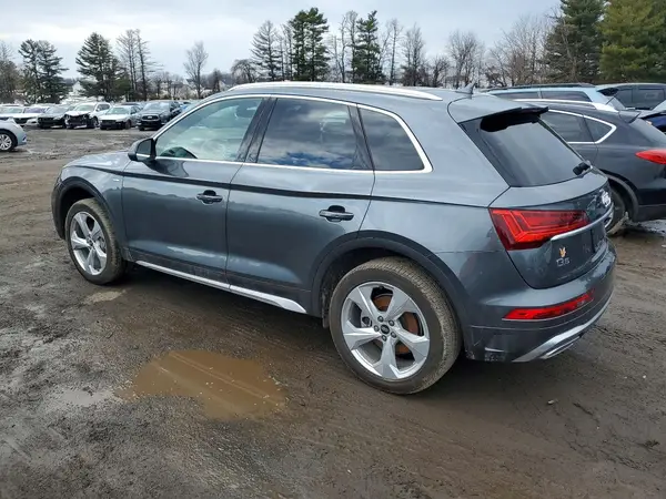 WA1EAAFY2S2027773 2025 AUDI Q5 - Image 2