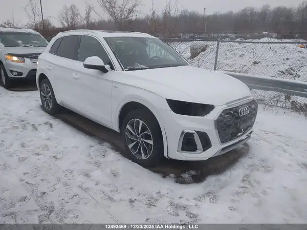 WA1EAAFY3M2067573 2021 AUDI Q5 - Image 1
