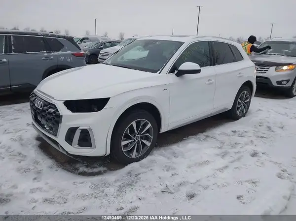 WA1EAAFY3M2067573 2021 AUDI Q5 - Image 2