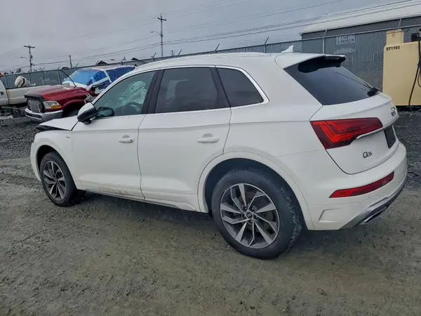 WA1EAAFY3M2087046 2021 AUDI Q5 - Image 2
