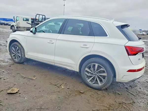WA1EAAFY3R2072358 2024 AUDI Q5 - Image 2