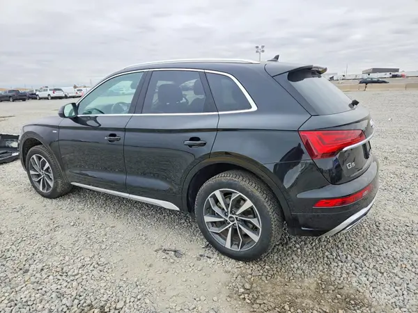 WA1EAAFY3S2054013 2025 AUDI Q5 - Image 2