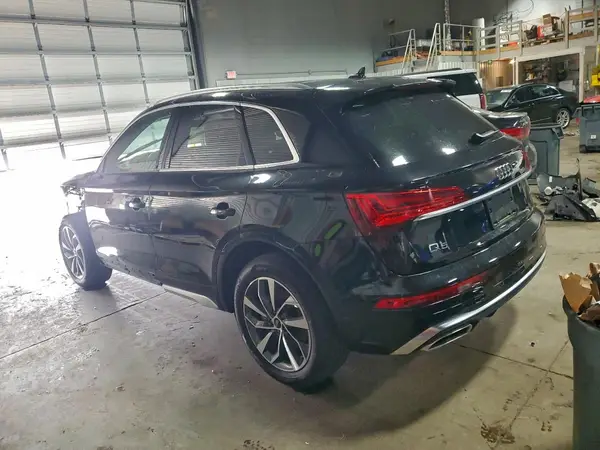 WA1EAAFY4N2049522 2022 AUDI Q5 - Image 2