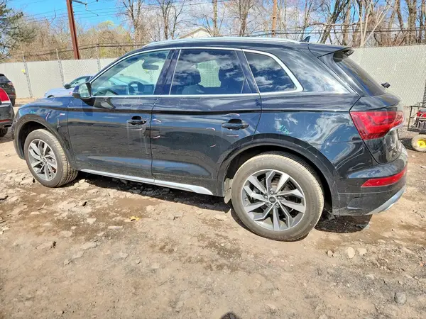 WA1EAAFY4N2106818 2022 AUDI Q5 - Image 2