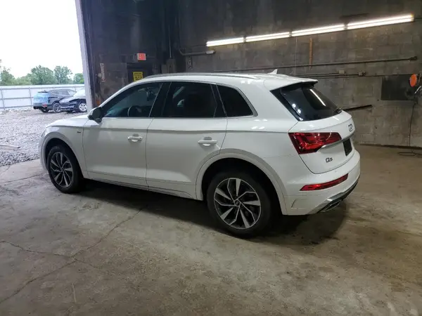 WA1EAAFY4N2112098 2022 AUDI Q5 - Image 2