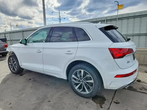 WA1EAAFY4N2119732 2022 AUDI Q5 - Image 2