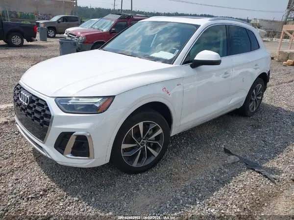 WA1EAAFY4P2070678 2023 AUDI Q5 - Image 2