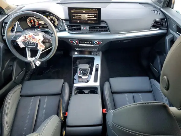 WA1EAAFY4S2024096 2025 AUDI Q5 - Image 8