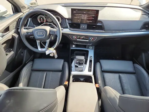 WA1EAAFY4S2052545 2025 AUDI Q5 - Image 8