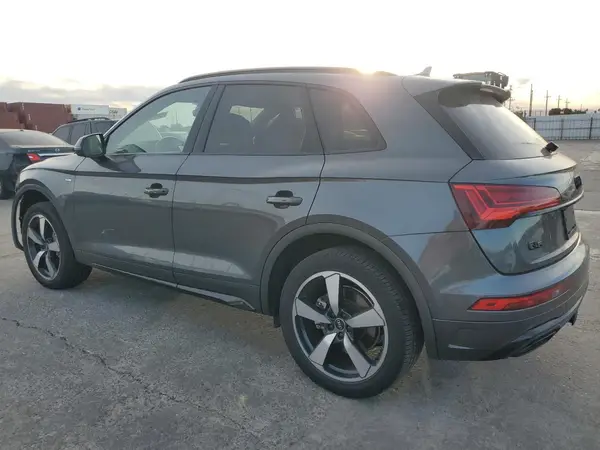 WA1EAAFY6N2048694 2022 AUDI Q5 - Image 2
