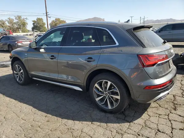 WA1EAAFY6N2097748 2022 AUDI Q5 - Image 2
