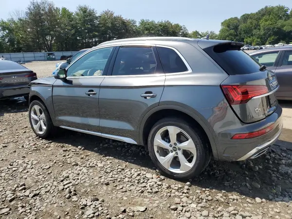 WA1EAAFY6N2104696 2022 AUDI Q5 - Image 2
